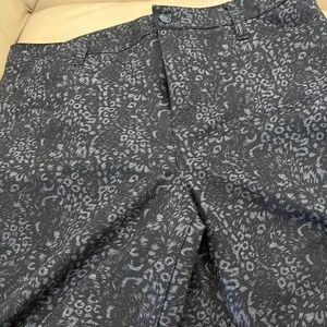 CHICO'S JEANS, GRAY ON BLACK